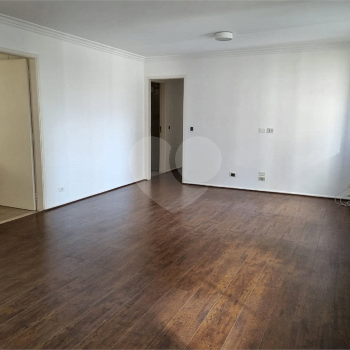 Apartamento à venda ou para alugar com 3 quartos, sendo 1 suíte, em Moema, São Paulo, SP