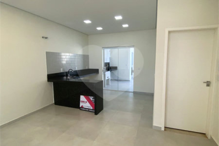 Casa à venda com 3 quartos, sendo 1 suíte, no condomínio Horto Florestal Villagio, Sorocaba - SP