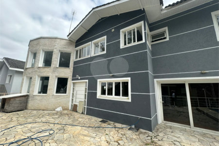 Casa à venda com 6 suítes no condomínio Arujá V, Arujá - SP