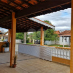 Casa para alugar com 3 quartos, sendo 1 suíte, no condomínio Santa Mônica, Atibaia - SP