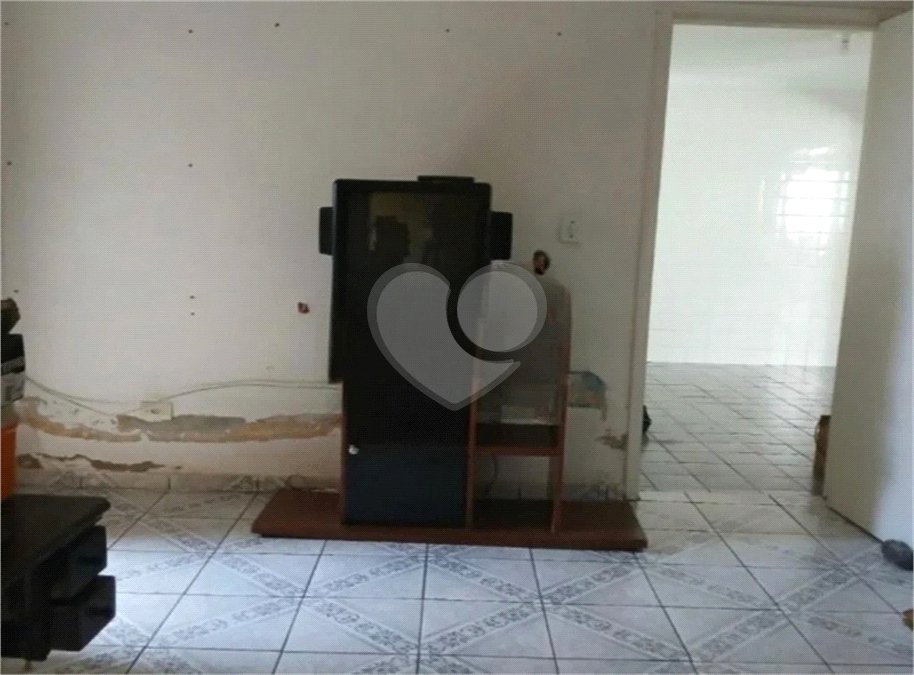Casa à venda com 3 quartos, sendo 1 suíte, em Vila Mariana, São Paulo, SP