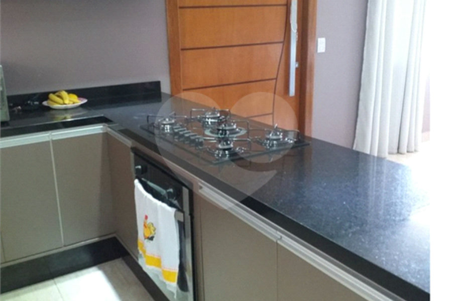 Casa à venda com 3 quartos, sendo 1 suíte, no condomínio Mirante da Mantiqueira, Mairiporã - SP