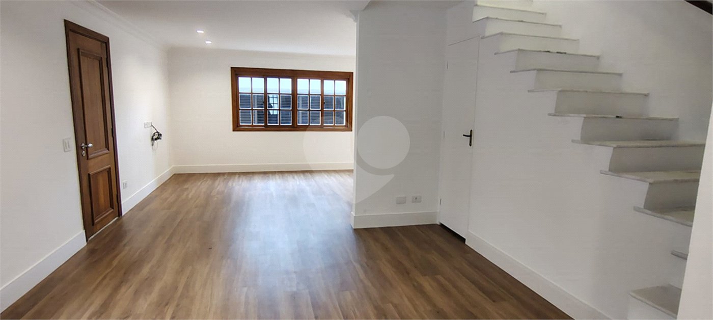 Casa de Vila à venda com 3 quartos, sendo 2 suítes, em Santo Amaro, São Paulo, SP