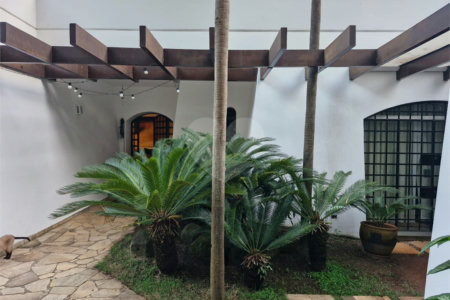 Sobrado à venda com 4 suítes em Alto de Pinheiros, São Paulo, SP