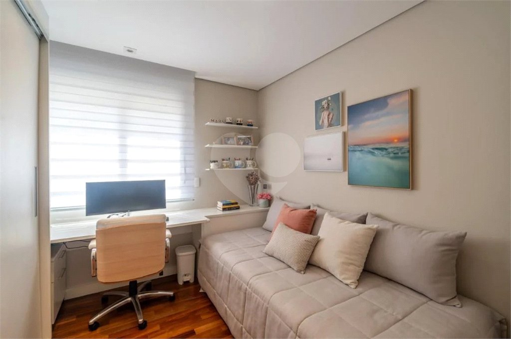 Casa à venda com 4 quartos, sendo 2 suítes, no condomínio Melbourne Residence, São Paulo - SP