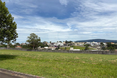 Terreno à venda no condomínio Village Saint Charbel, Araçoiaba da Serra - SP
