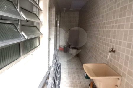 Sobrado à venda com 3 quartos em Sítio Pinheirinho, São Paulo, SP