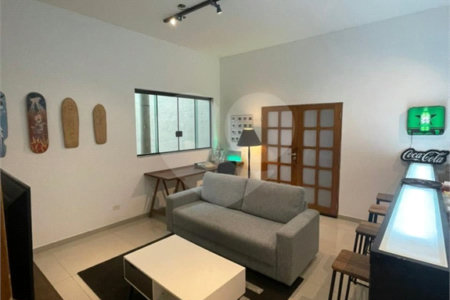 Casa à venda com 5 quartos, sendo 3 suítes,  no condomínio Flamboyant, Atibaia - SP
