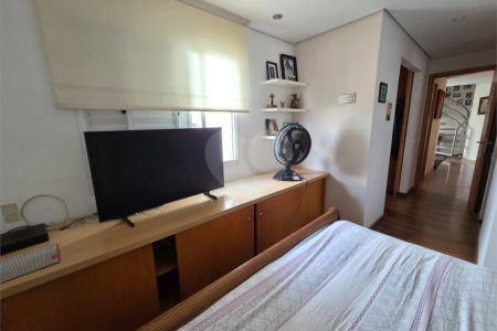 Cobertura à venda com 3 quartos, sendo 1 suíte, em Cidade São Francisco, São Paulo, SP