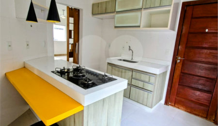 Casa à venda com 3 quartos, sendo 2 suítes,  em Orla Norte, Porto Seguro, BA