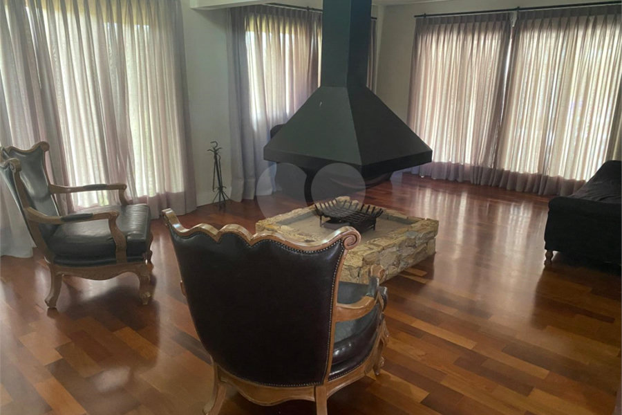 Casa à venda com 4 suítes no condomínio Gleba II, Mairiporã - SP
