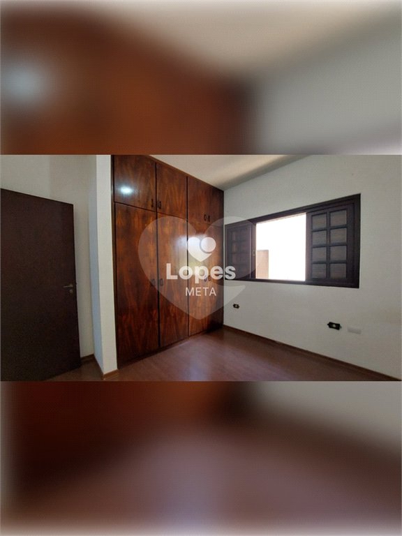 Casa à venda com 3 quartos, sendo 1 suíte, no condomínio Eldourado, São José dos Campos - SP