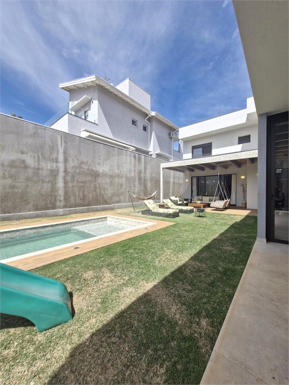 Casa à venda com 5 quartos, sendo 3 suítes, no condomínio Residencial Terras de Vinhedo, Vinhedo - SP