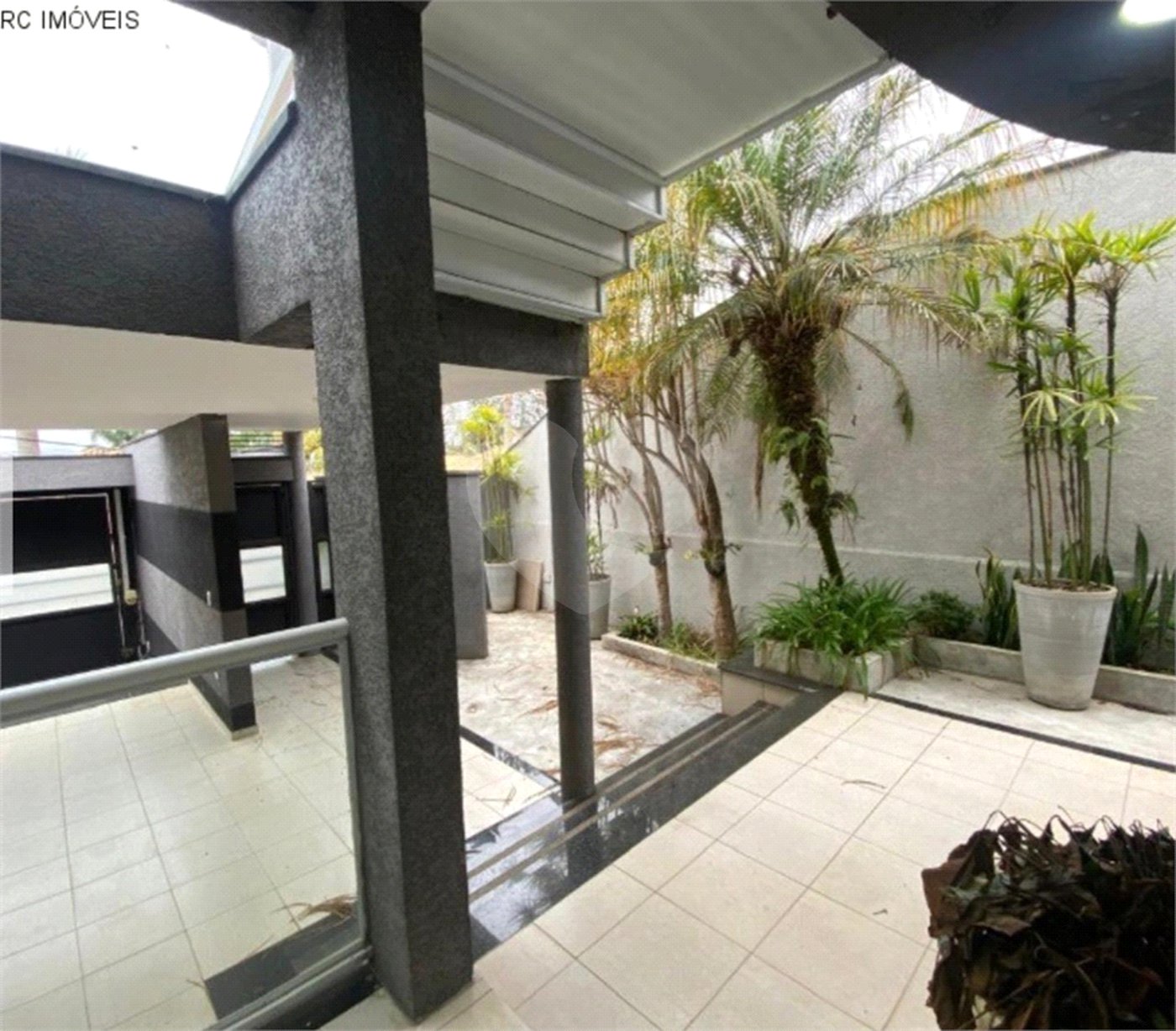 Casa para alugar com 5 quartos, sendo 3 suítes,  em Vila Oliveira, Mogi das Cruzes, SP