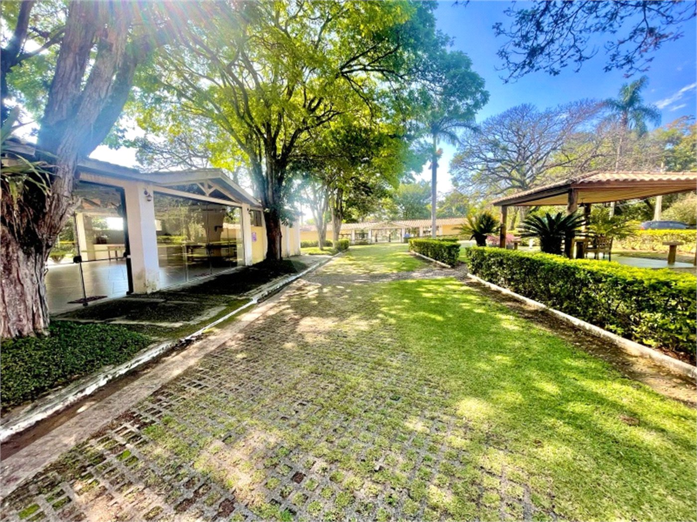 Casa à venda com 4 suítes no condomínio Vale do Lago, Sorocaba - SP
