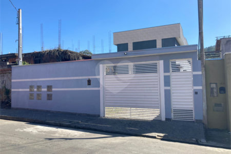 Casa à venda com 2 suítes no condomínio Villagio, Mogi das Cruzes - SP
