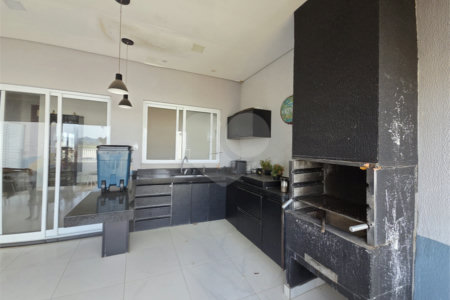 Casa à venda com 4 quartos, sendo 1 suíte, no condomínio Village Ipanema 2, Araçoiaba da Serra - SP