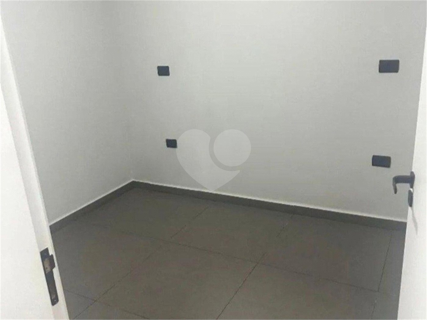 Casa à venda com 3 quartos, sendo 1 suíte, no condomínio Horto Florestal Villagio, Sorocaba - SP