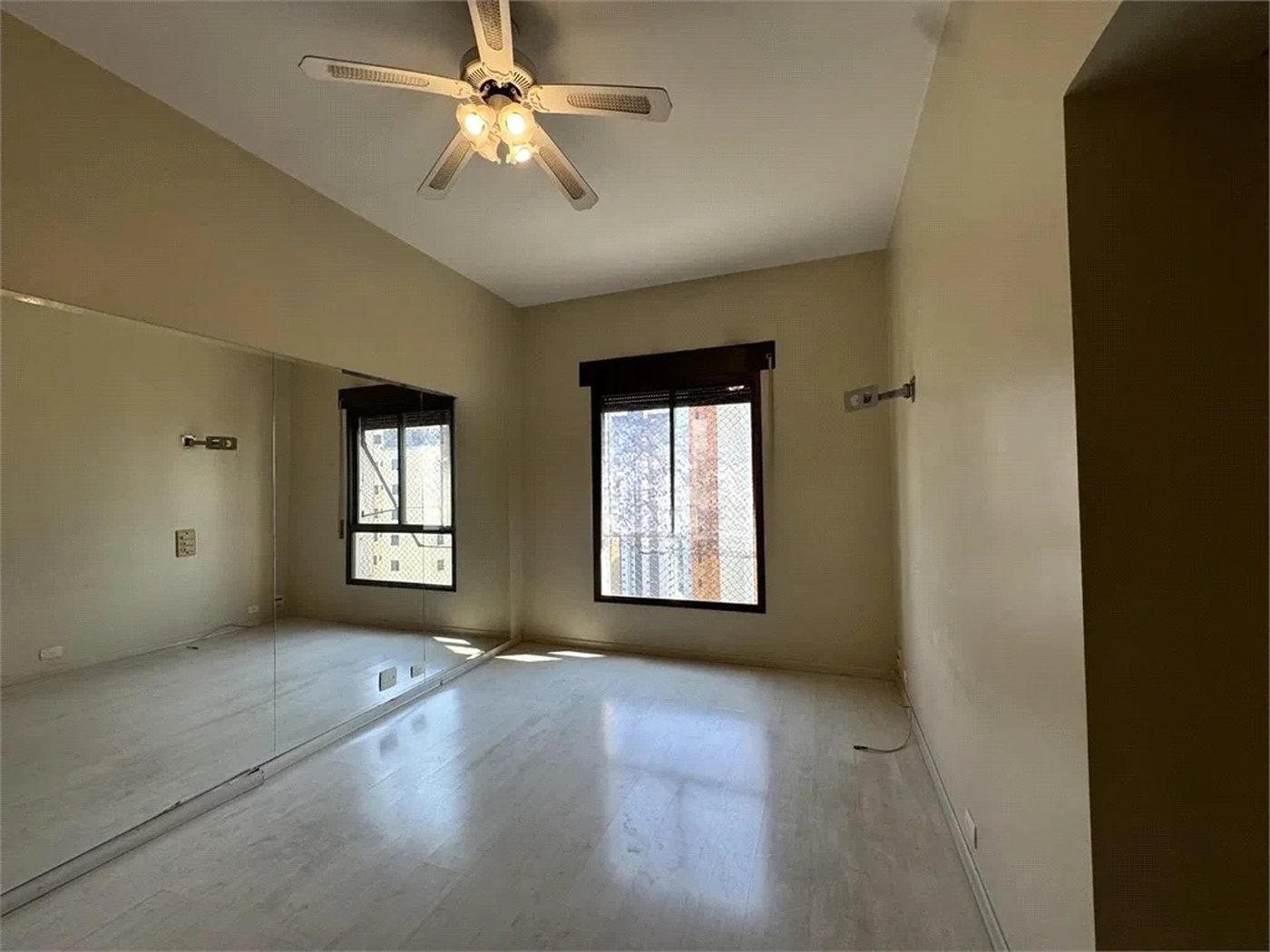 Apartamento à venda com 4 quartos, sendo 2 suítes, em Vila Suzana, São Paulo, SP