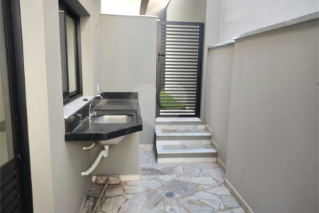 Casa à venda com 3 suítes no condomínio Santa Isabel I, Louveira - SP