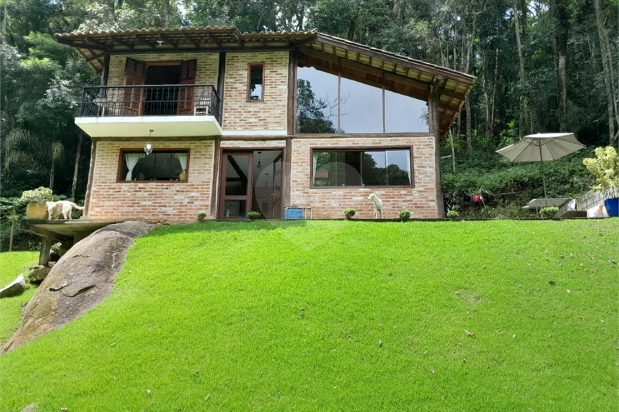 Casa à venda com 3 quartos, sendo 1 suíte, no condomínio Sausalito, Mairiporã - SP