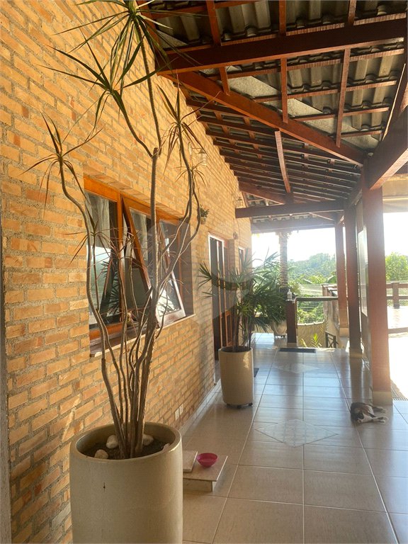 Casa à venda com 5 quartos, sendo 4 suítes, no condomínio Lago do Imperador, Mairiporã - SP