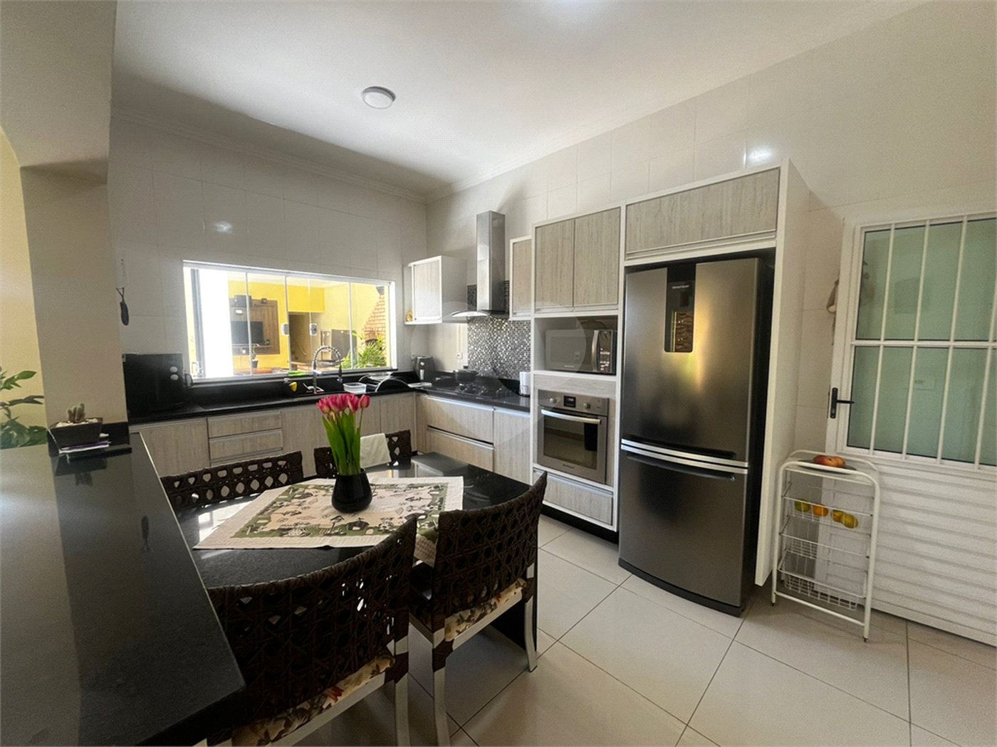 Casa à venda com 4 quartos, sendo 2 suítes, em Vila Nastri, Itapetininga, SP