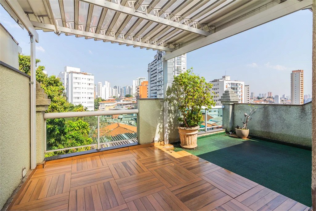 Casa à venda com 3 quartos, sendo 2 suítes,  no condomínio Sagres, São Paulo - SP