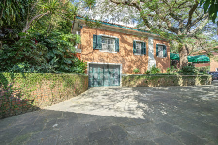 Casa à venda com 6 quartos, sendo 4 suítes, em Guarapiranga, São Paulo, SP