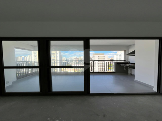 Apartamento à venda com 3 quartos, sendo 1 suíte,  em Jardim Prudência, São Paulo, SP