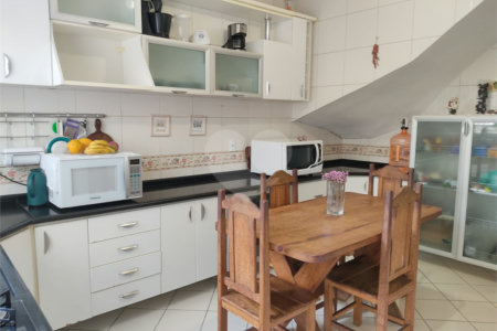 Sobrado à venda com 3 quartos, sendo 1 suíte, em Santo Amaro, São Paulo, SP