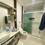 Casa à venda com 4 quartos, sendo 2 suítes, no condomínio Golden Village, Rio de Janeiro - RJ