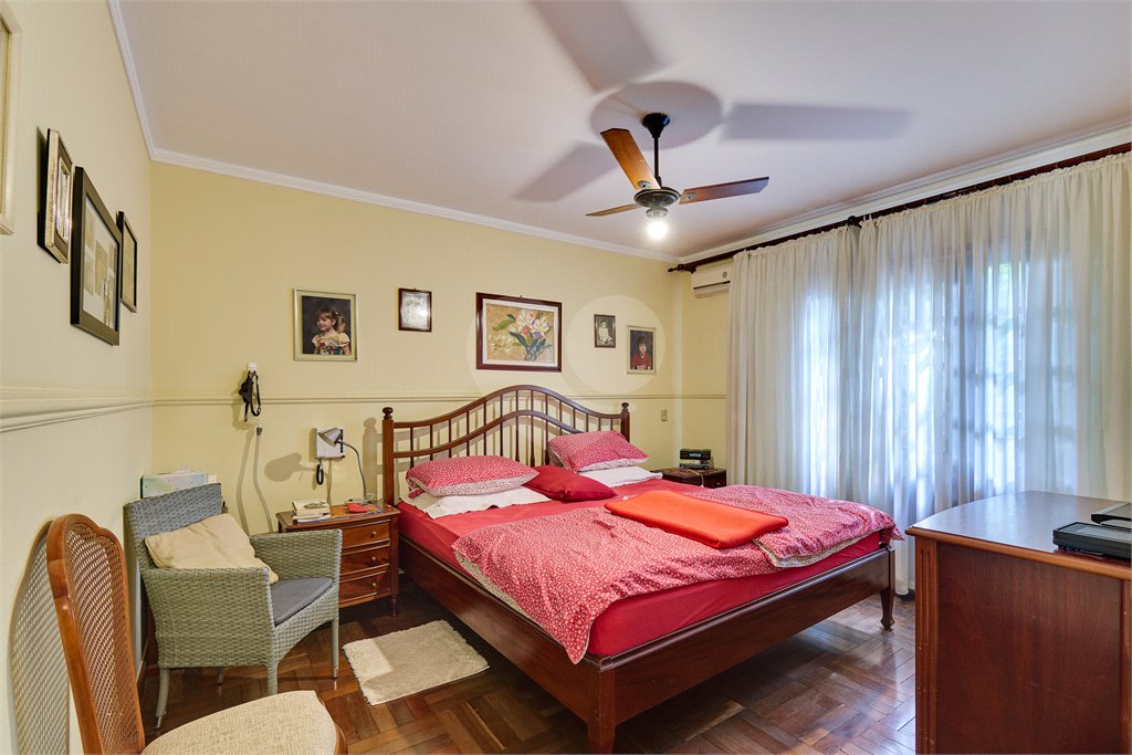 Casa à venda com 4 quartos, sendo 2 suítes, em Jardim Cordeiro, São Paulo, SP