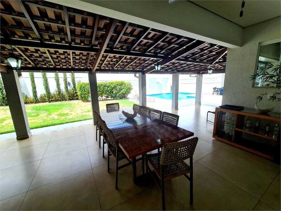 Casa à venda com 5 quartos, sendo 2 suítes, em Jardim das Roseiras, Araraquara, SP