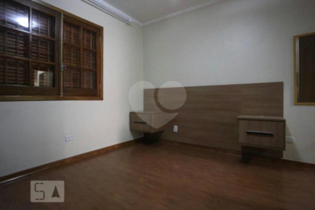 Casa à venda com 2 quartos, sendo 1 suíte,  em Jardim Ivana, São Paulo, SP