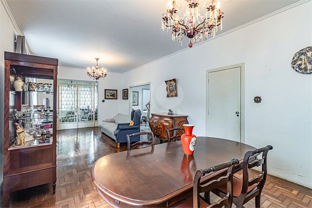 Casa à venda com 3 quartos, sendo 1 suíte, em Jardim Paulista, São Paulo, SP