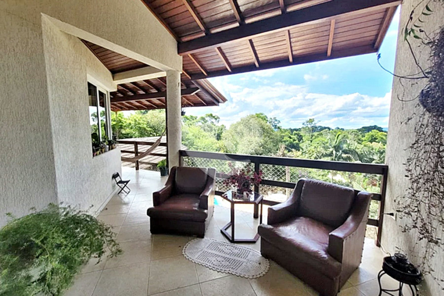Casa à venda com 3 suítes no condomínio Cantareira, Mairiporã - SP