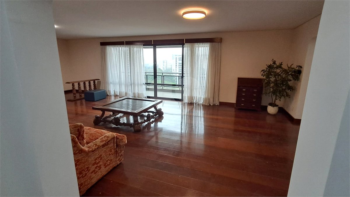 Apartamento para alugar com 4 quartos, sendo 3 suítes, em Santo Amaro, São Paulo, SP