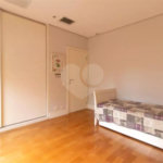 Casa à venda ou para alugar com 4 suítes no condomínio Araucárias, São Paulo - SP