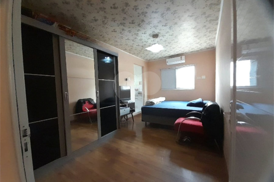 Sobrado à venda com 3 quartos, sendo 1 suíte,  em Saúde, São Paulo, SP