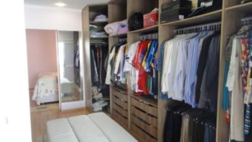 Sobrado à venda com 3 quartos, sendo 1 suíte, em Vila das Palmeiras, Guarulhos, SP