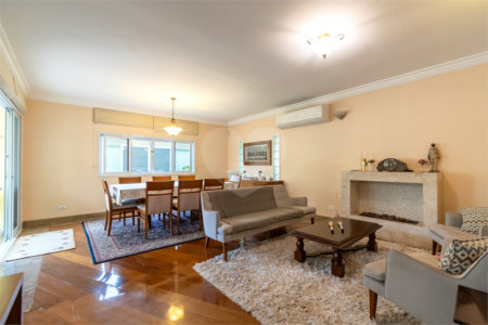 Casa à venda com 3 quartos, sendo 1 suíte,  em Vila Cordeiro, São Paulo, SP