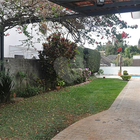 Sobrado à venda com 4 quartos, sendo 2 suítes,  em Alto da Boa Vista, São Paulo, SP