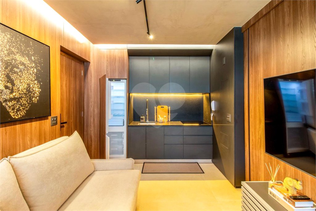Apartamento de 33m2 com 1 dorm, 1 banheiro. Estuda permuta.