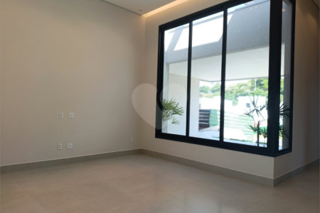 Casa à venda com 3 suítes no condomínio Villa Sapezal, Indaiatuba - SP