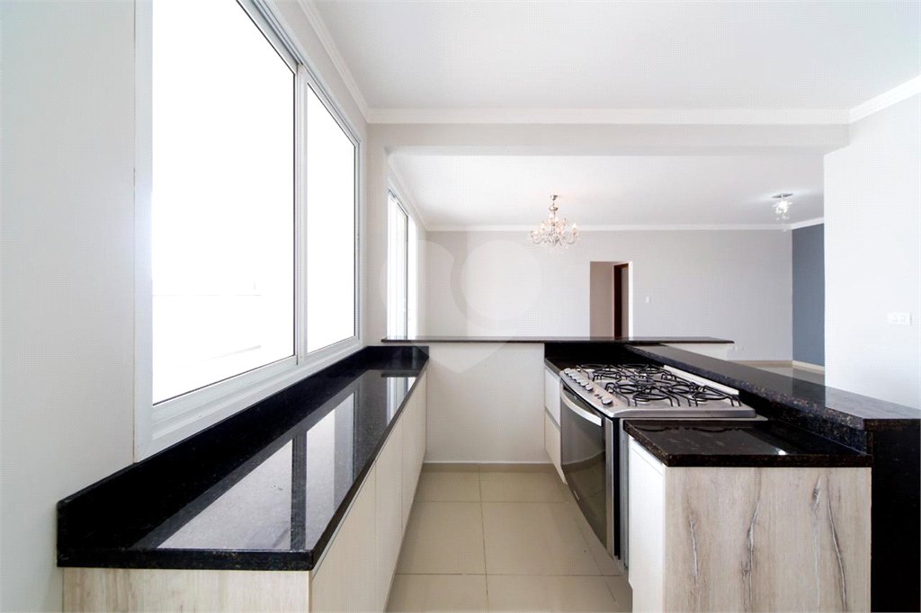 Casa à venda com 4 quartos, sendo 3 suítes,  no condomínio Parque Esplanada, Votorantim - SP