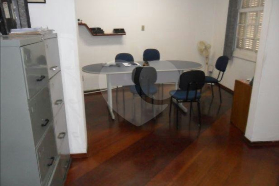 Casa à venda com 4 quartos no condomínio Largo Padre Péricles,48, São Paulo - SP