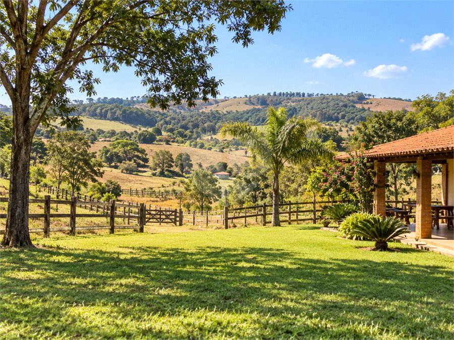 Terreno à venda com 4 quartos, sendo 3 suítes,  em Mombuca, Itatiba, SP