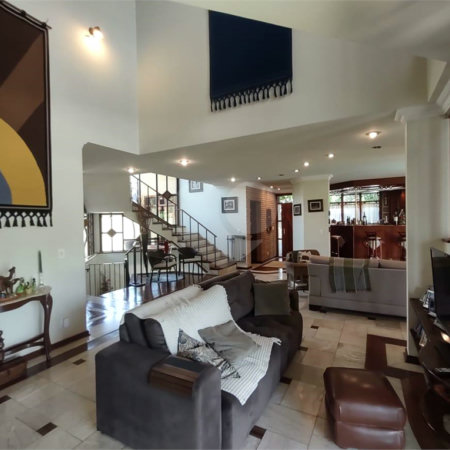 Casa à venda com 5 quartos, sendo 4 suítes, no condomínio Rancho Dirce, Sorocaba - SP