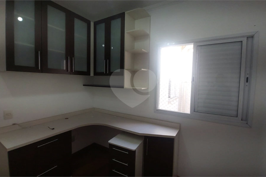 Casa para alugar com 3 quartos, sendo 1 suíte, no condomínio Santanna, São Paulo - SP